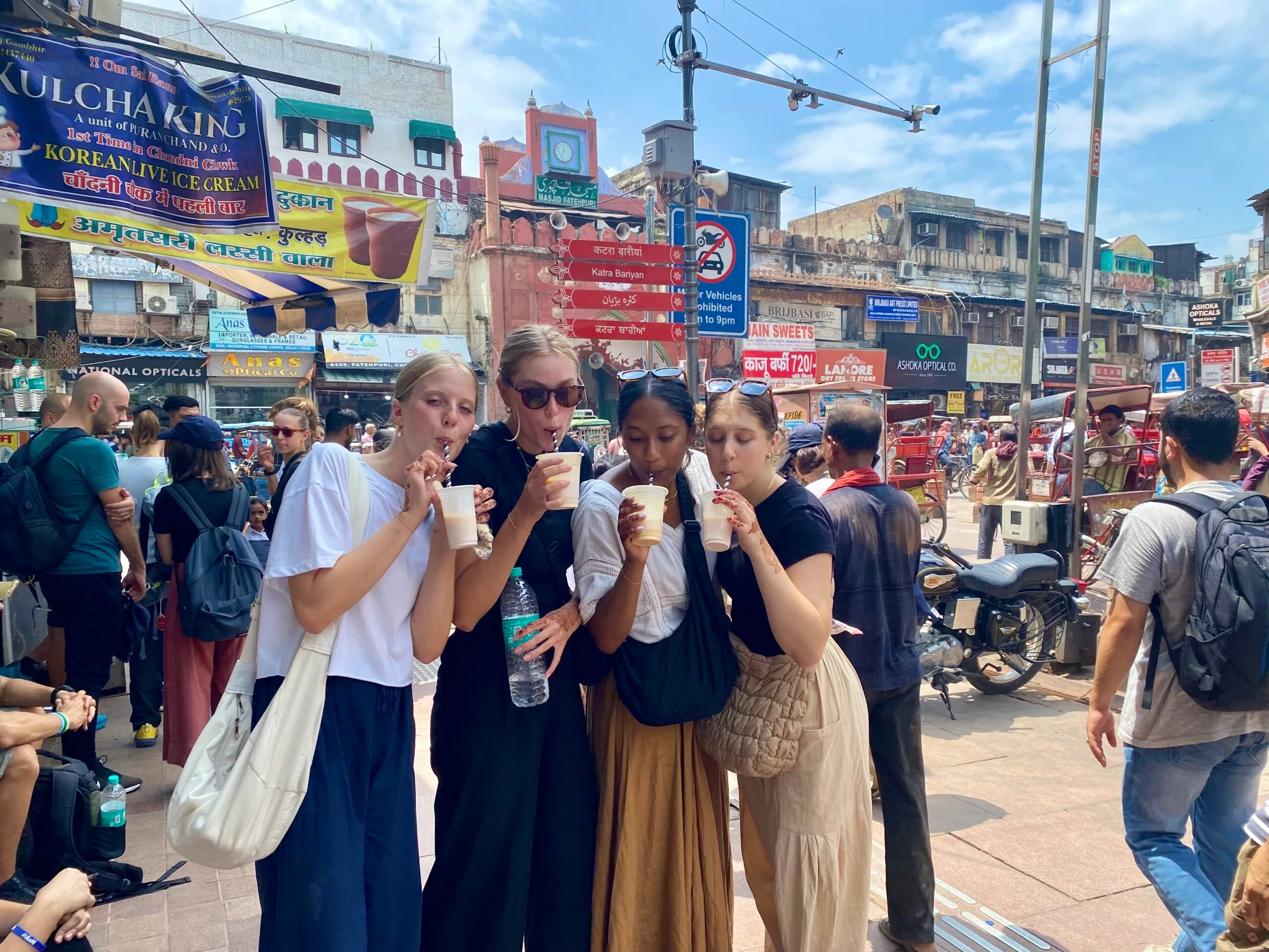 Old Delhi Food Tour & Culture Walk: Temples, Spice Market & Rickshaw Tour in Chandni Chowk