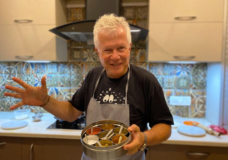 Australian Learning to cook Indian cuisine