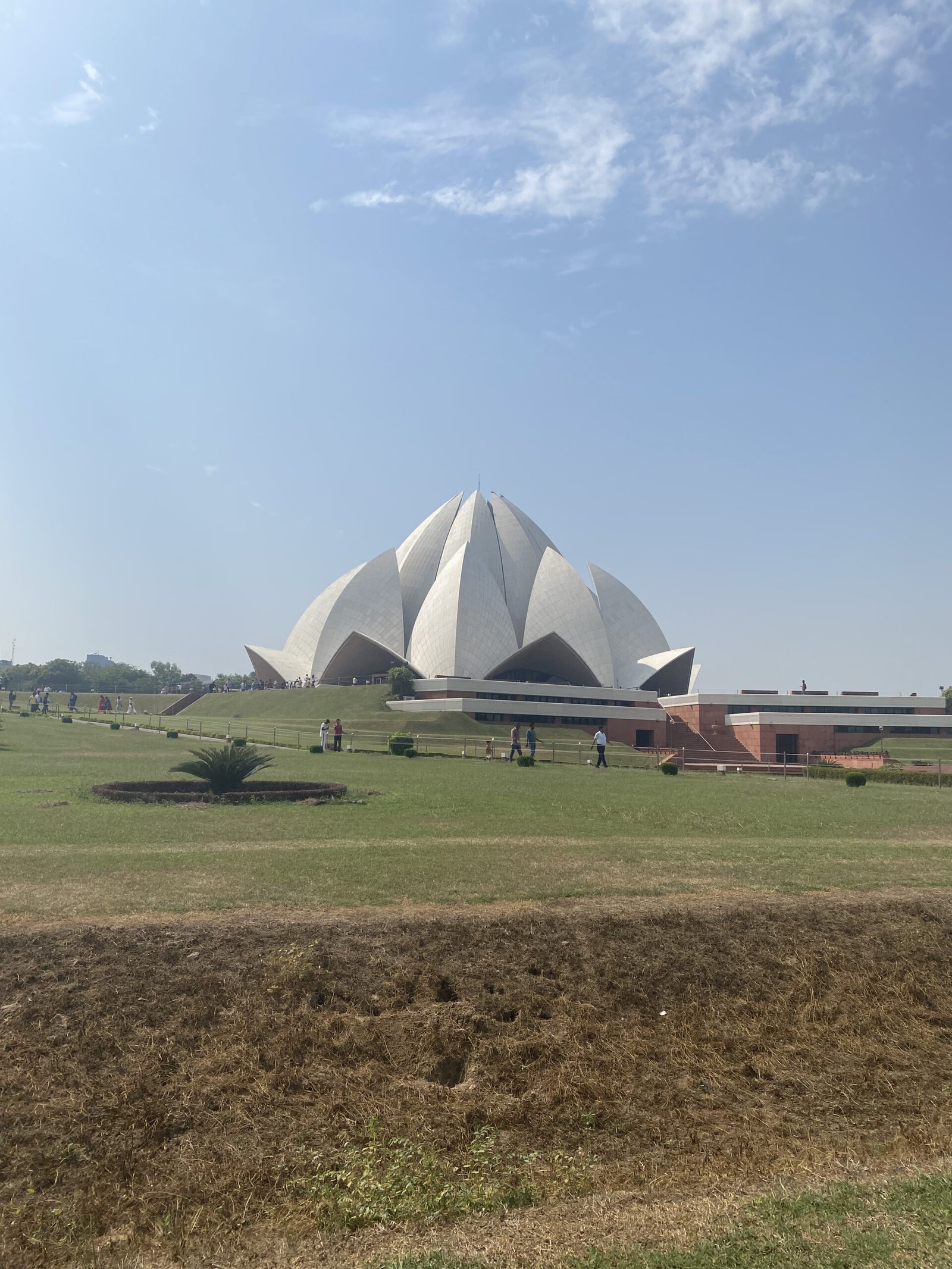 Vertical view of Lotus Temple in Delhi