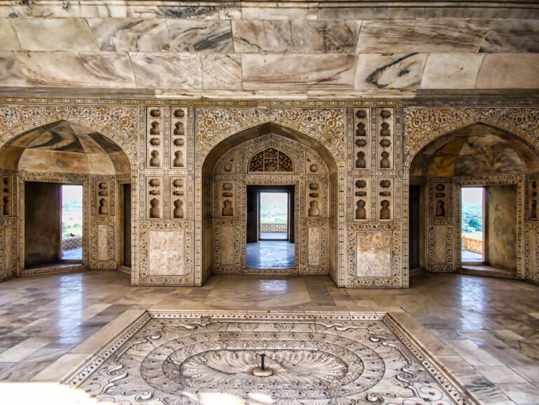 beautiful-ornated-interior-of-red-fort-agra Beautiful ornated Interior of Red Fort, Agra