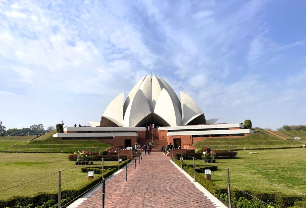 Lotus Temple Delhi: Complete Visitor Guide 2026 Thumbnail