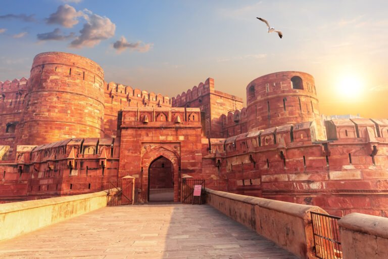red-agra-fort-main-gate-uttar-pradesh-india Red Agra Fort, main gate, Uttar Pradesh, India