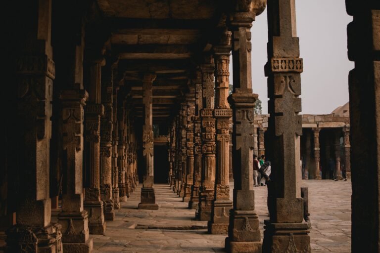 pillars Qutub minar